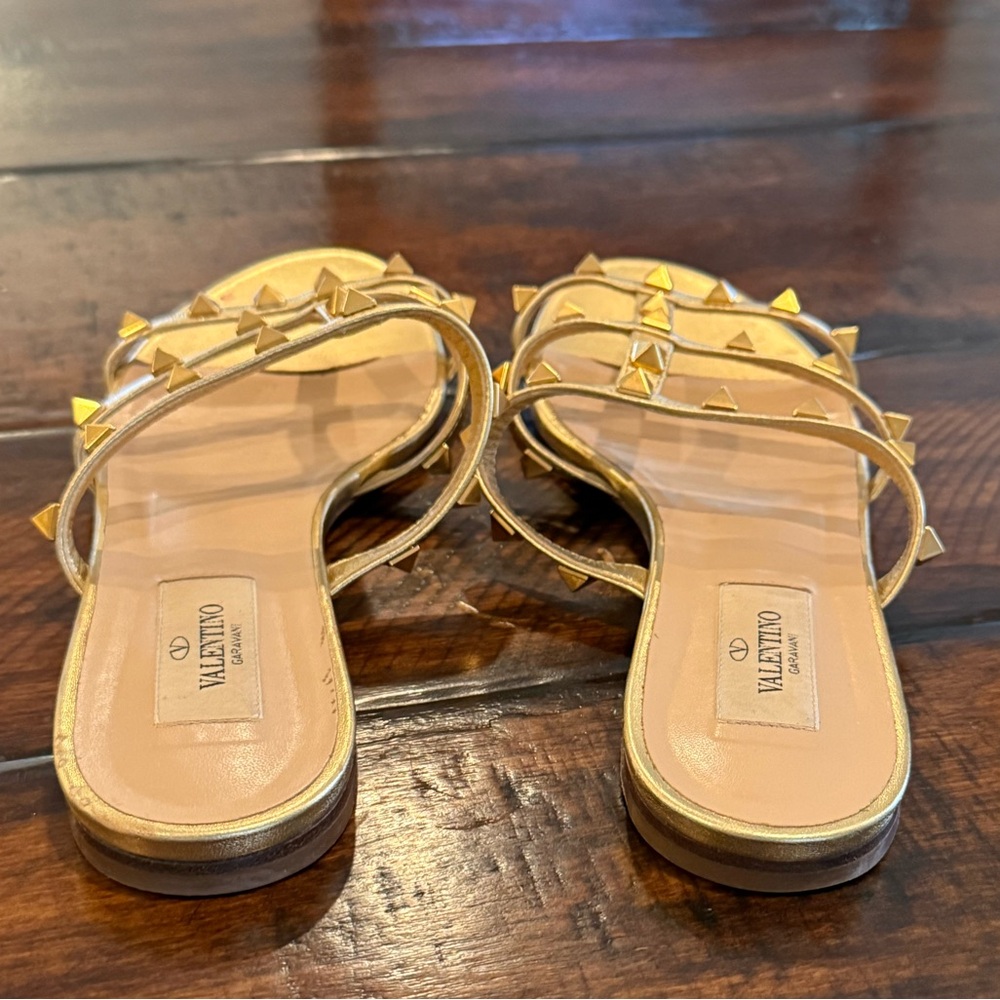 Valentino Garavani Rockstud Flat Metallic Nappa Slide Sandals - Picture 3 of 8